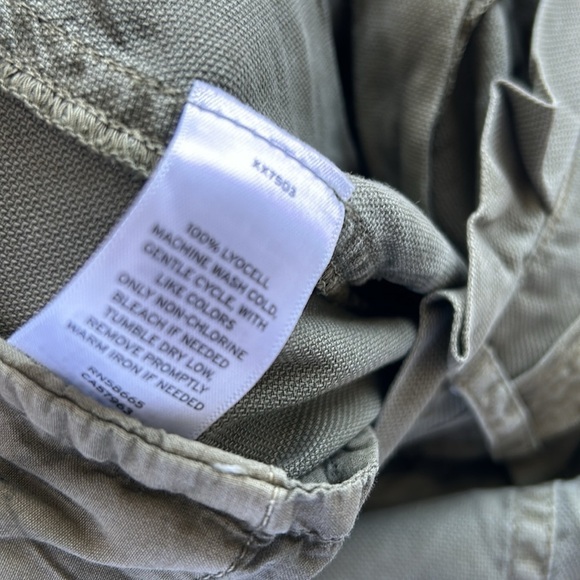 Treasure & Bond khaki green cargo style pants, women’s size 10. Never worn. - Picture 9 of 10